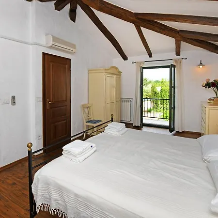 Luxuriose Cirsium Mit Eigenen Pool Villa *